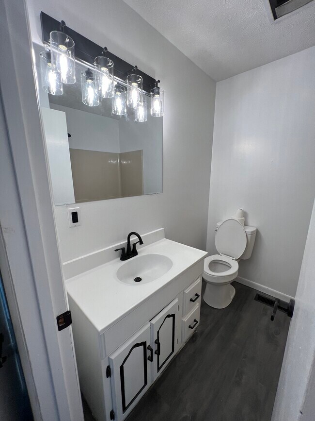 Photo - 836 Lynn Brooke Pl