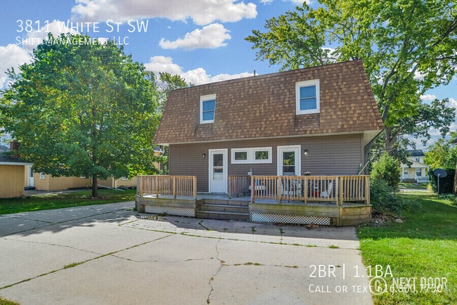 Photo - 3811 White St SW
