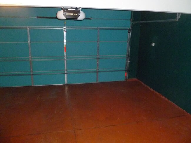 Building Photo - 3009 Rock Creek Dr