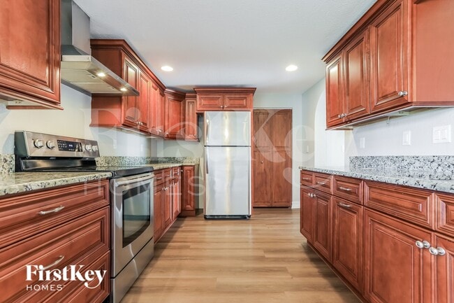 Photo - 19242 Edgewater Dr