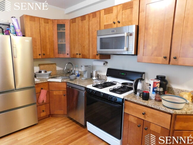 Building Photo - 42 Rindge Ave Unit C Rental