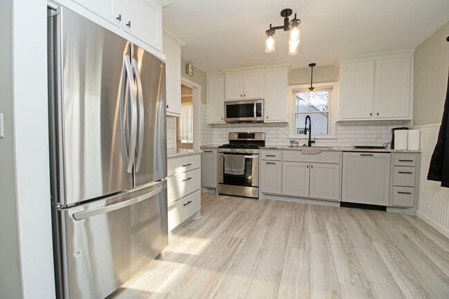 Photo - 825 Madison St