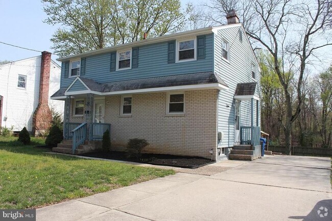 Building Photo - 319 S Cummings Ave Rental