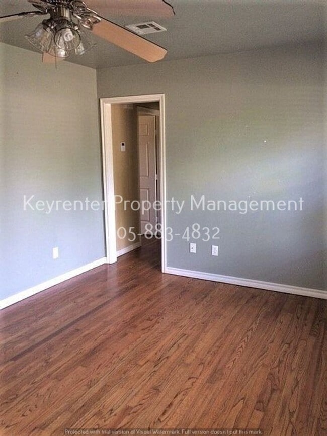 Photo - Renovated 3 Bedroom close to OU Campus!! LAWNCARE INCLUDED!!