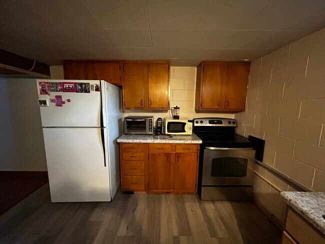 Photo - 655 W Ladd Ave