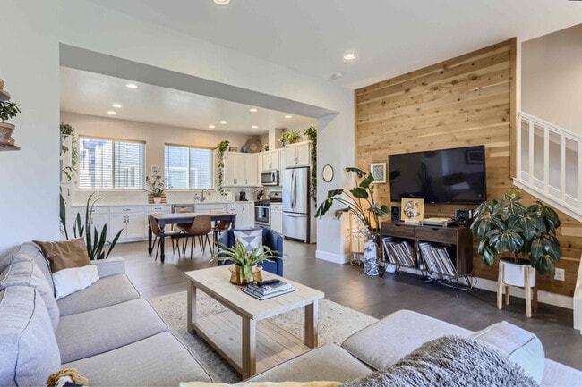 Building Photo - 4225 Yarrow St