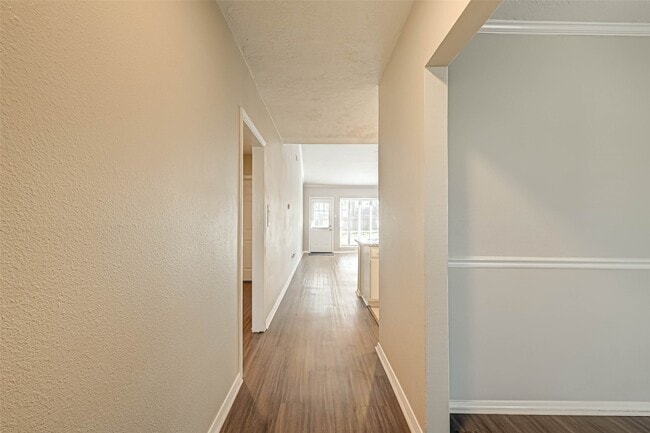 Photo - 910 Redway Ln