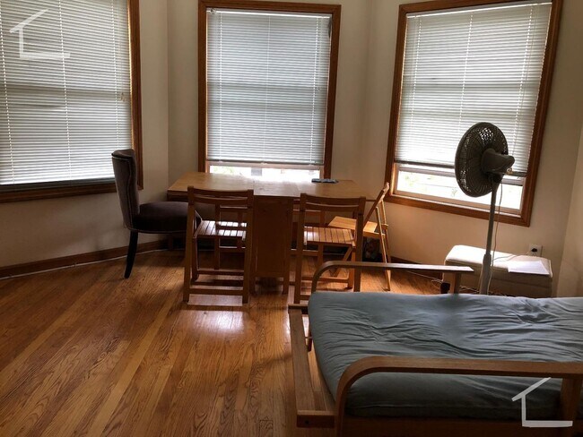 Photo - Spacious Family Home Unit