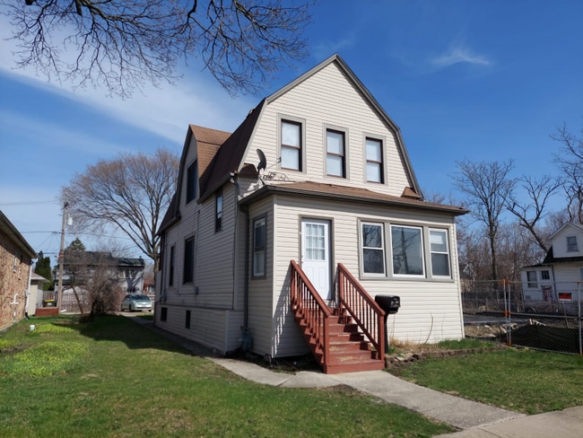 211 Hayes Ave Unit 1