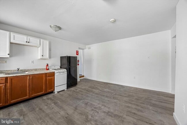 Photo - 523 Concord Ave Unit 2R