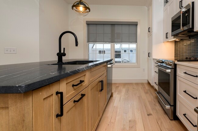 Photo - 2620 Main St Unit 10