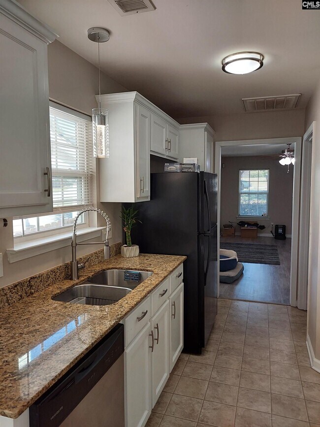 Photo - 418 Hawkeye Ct