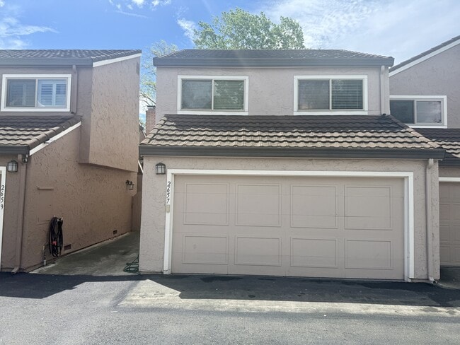 Building Photo - 2657 Kentworth Way