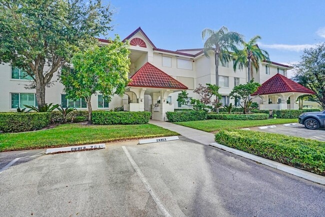 Photo - 107 Half Moon Cir Unit H1