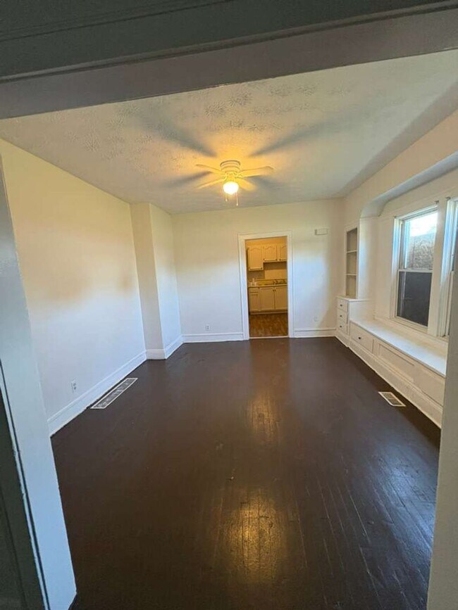 Photo - 3454 E 118th St Unidad UPPER