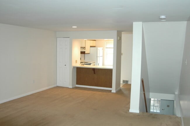 Photo - 632 Windsor Ave