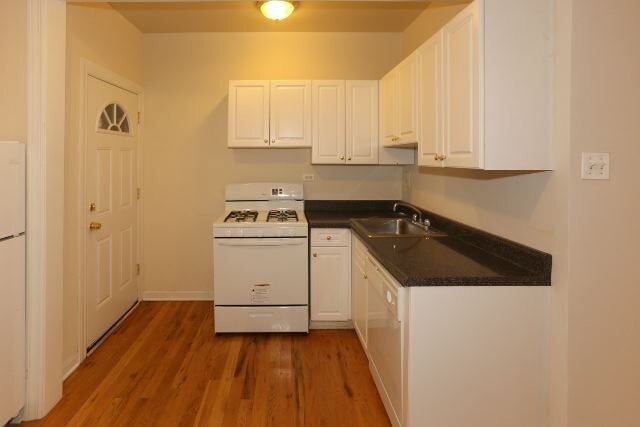 Photo - 3727 N Pine Grove Ave Unidad E2