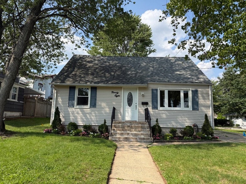 98 Craske St