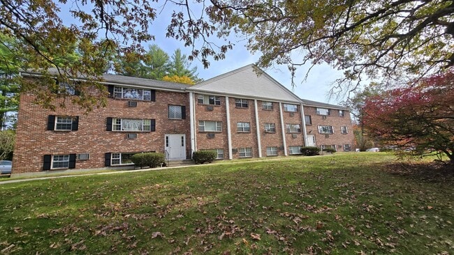 Building Photo - Grafton Colonial Apartments