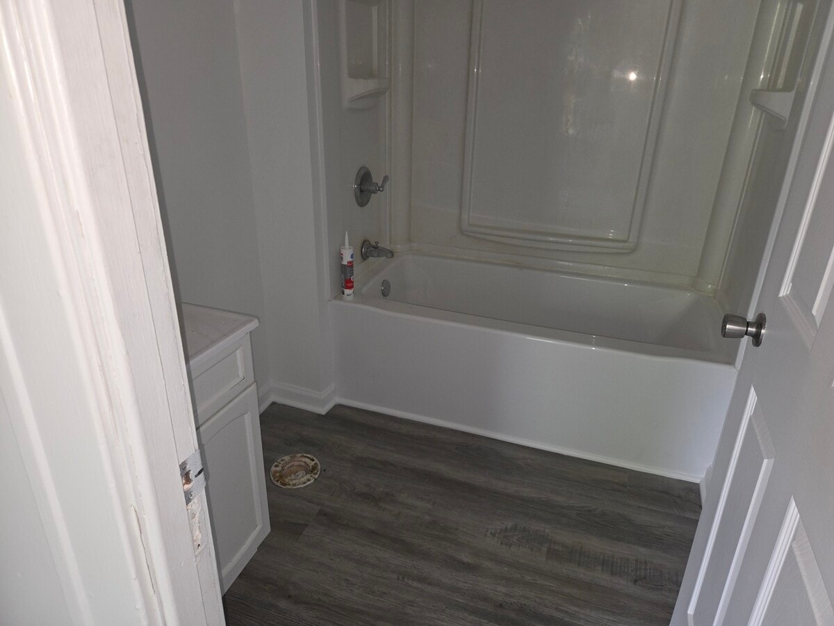 Photo - 138 N Main Street Apt B Unidad Upper
