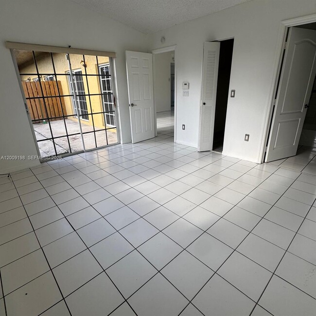 Photo - 21215 NE 9th Ct Unit 4