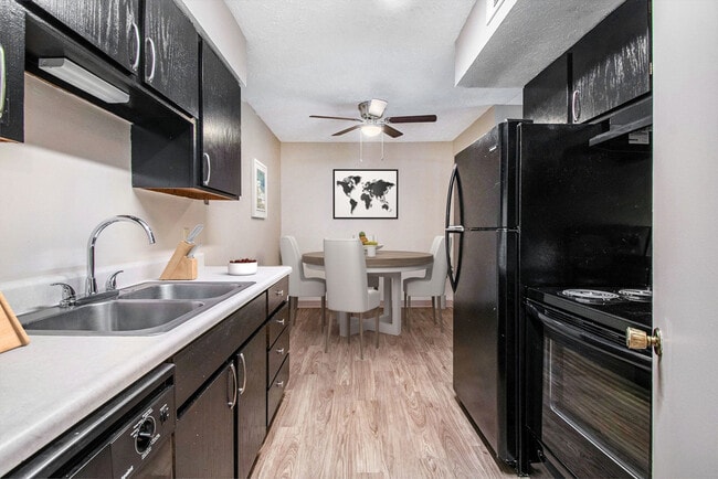 Harrisburg Square Apartments