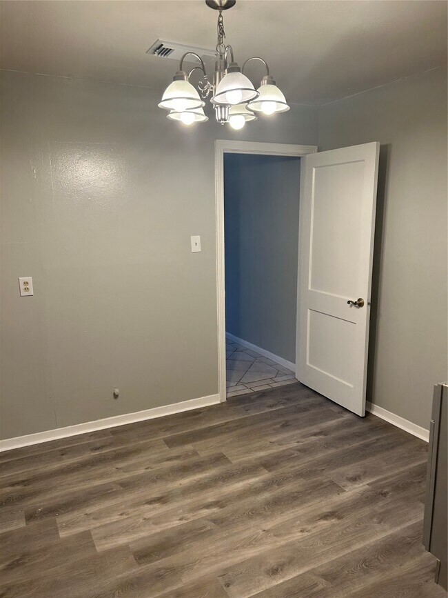 Photo - 1407 Silverdale St