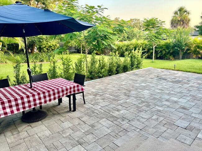 Photo - 920 S Mills Ave