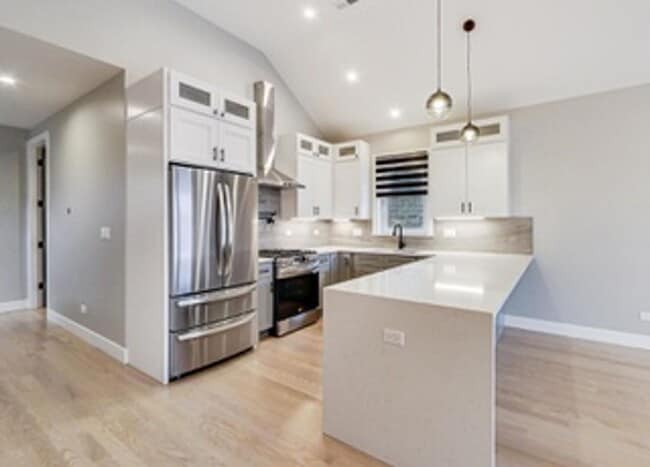 Photo - Luxury 3b2b condo in Bronzeville Unit 4745 S Indiana #2