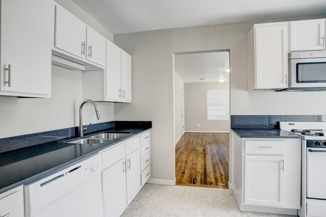 Photo - 1516 Story St