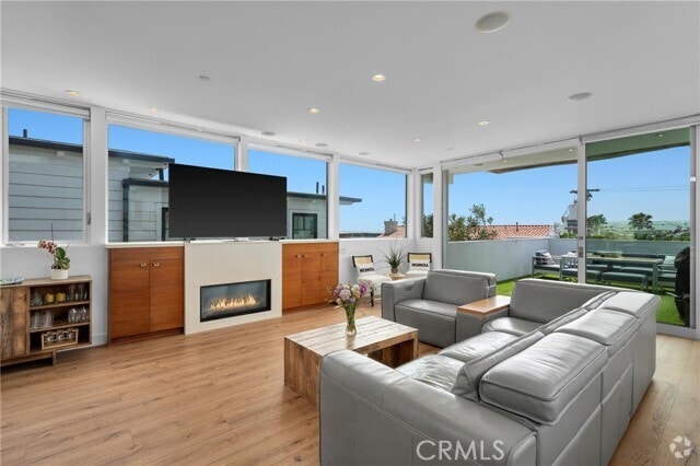 Building Photo - 1501 Monterey Blvd Rental