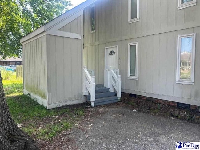 Photo - 462 Bellingham Ct