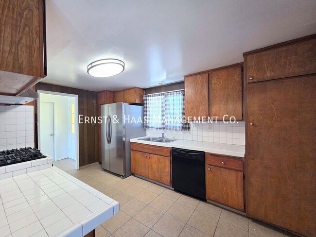 Photo - 873 E Turmont St