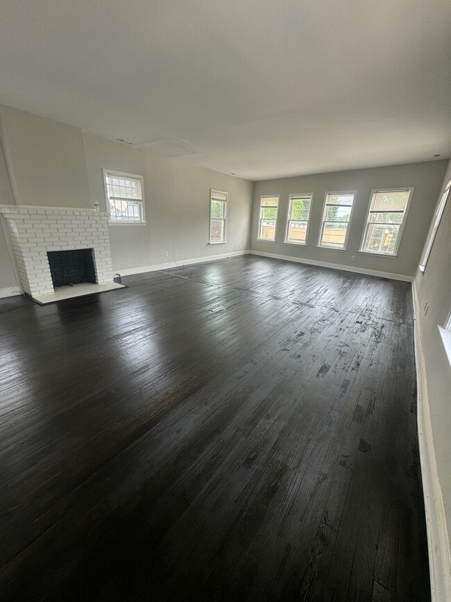 Photo - 799 Cascade Ave SW