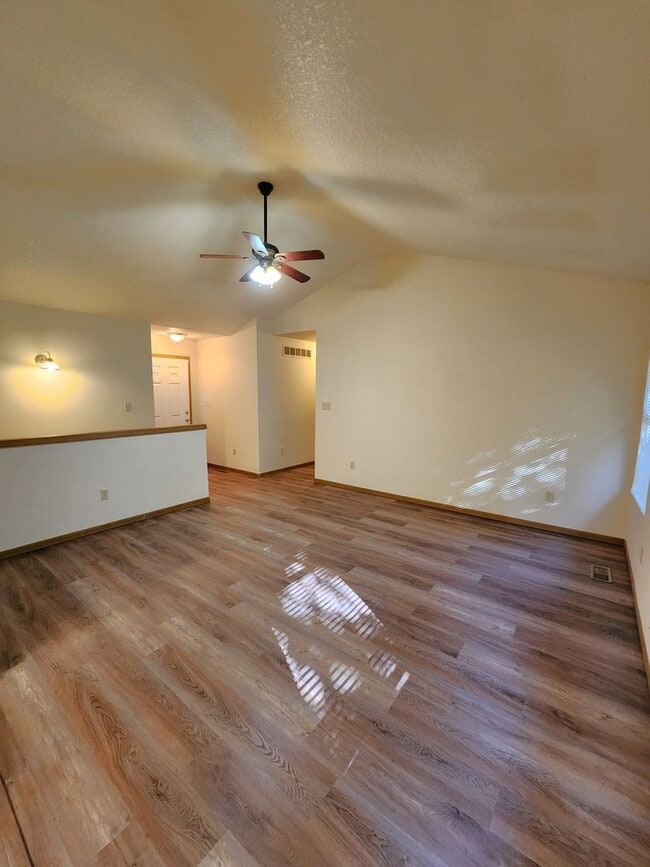 Photo - Great 3BR 2BTH Rancher Near Lake Shawnee