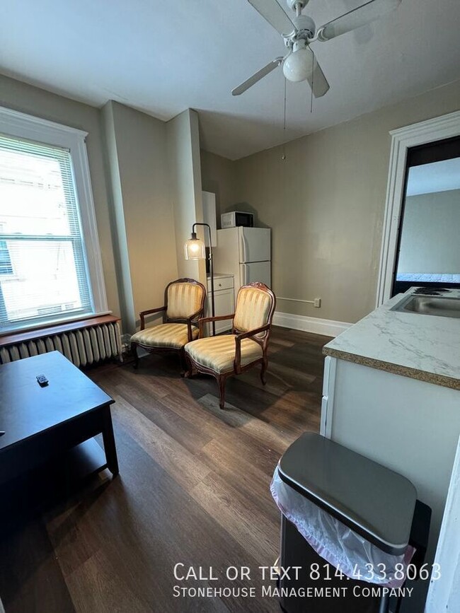Photo - 440 W 10th St Unit 7