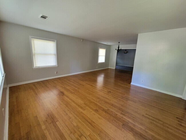 Photo - 1048 Biscayne Dr