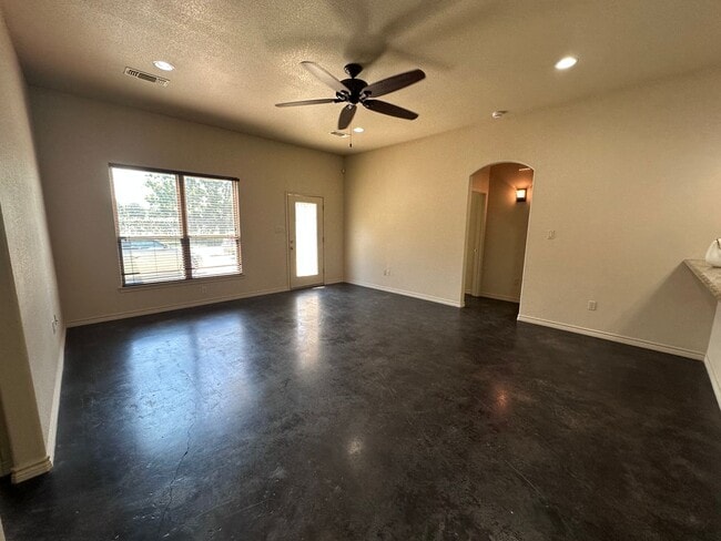 Photo - Spacious 4/4 House Near Baylor Campus!
