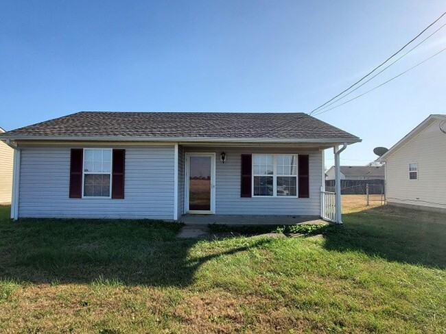 $1075- Adorable 2 Bedroom 2 Bath Home - $1075- Adorable 2 Bedroom 2 Bath Home