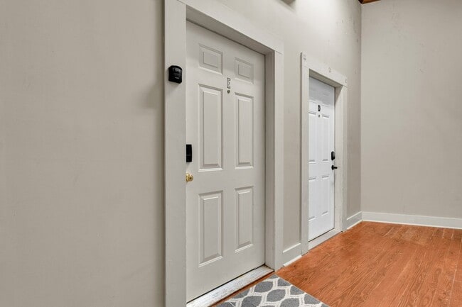 Photo - 515 College St Unit E