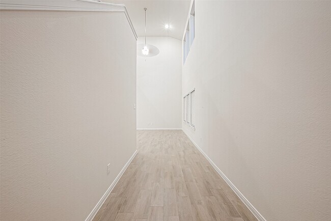 Photo - 8014 Fijian Cypress Dr