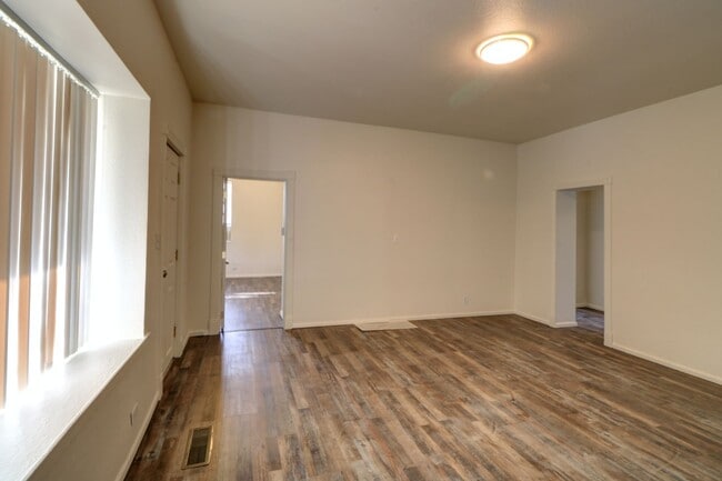 Photo - 311 E 200 N Unit Main floor