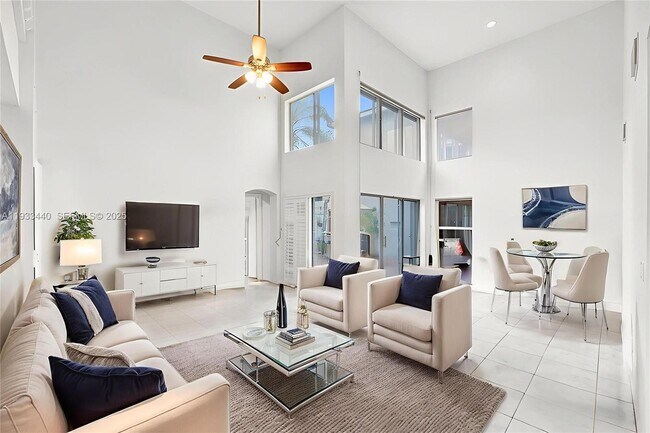 Photo - 1046 Satinleaf St