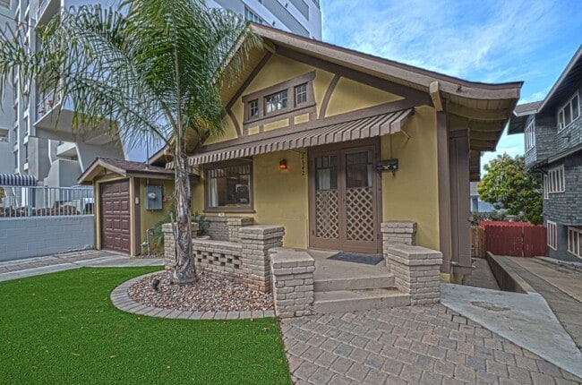 Building Photo - Beautifully Renovated Craftsman with Private Yard & Guest Suite in Prime Bankers Hill