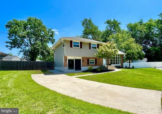 Photo - 986 Sherbrook Cir