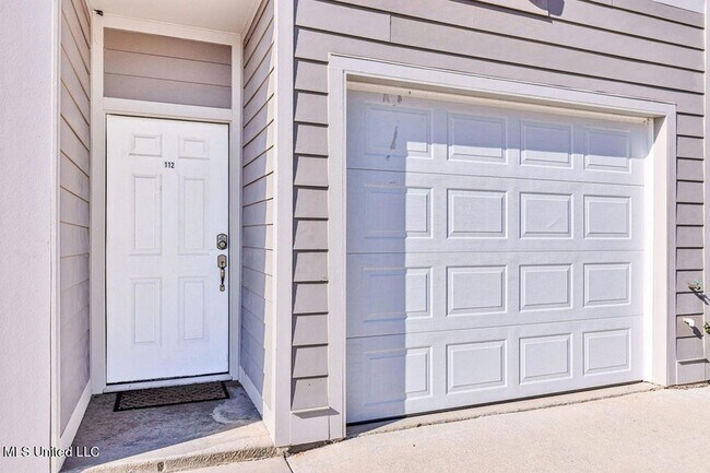 112 E Orchard Loop