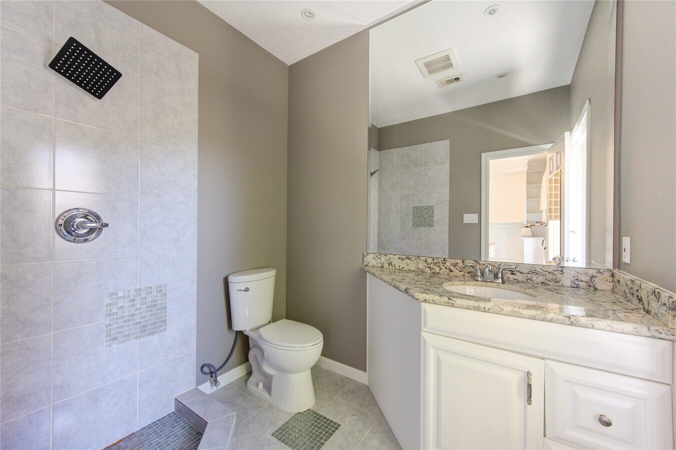 Photo - 2524 Nantucket Dr Unit B