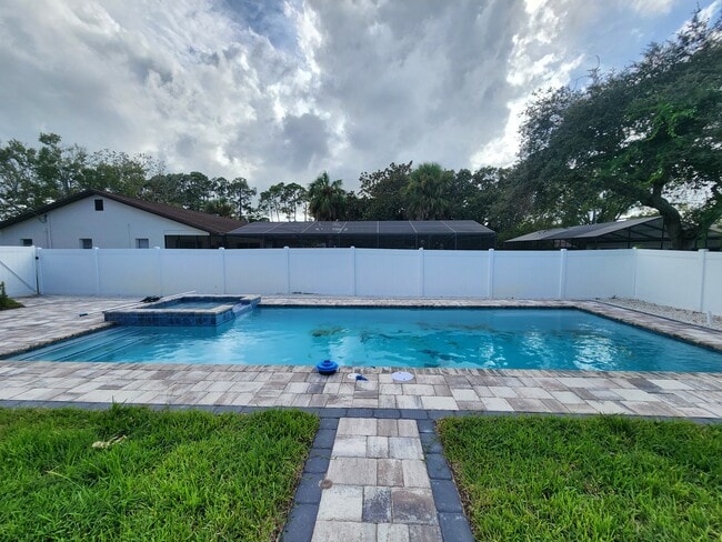 Photo - 11 Ferris Ln