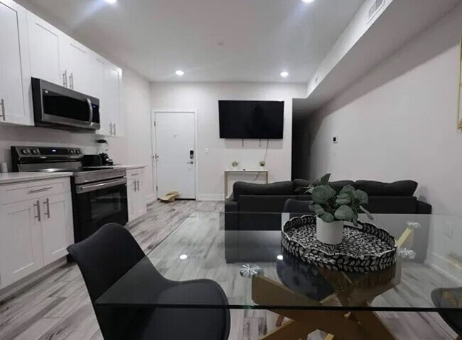 Photo - 1107 N 41st St Unit 1