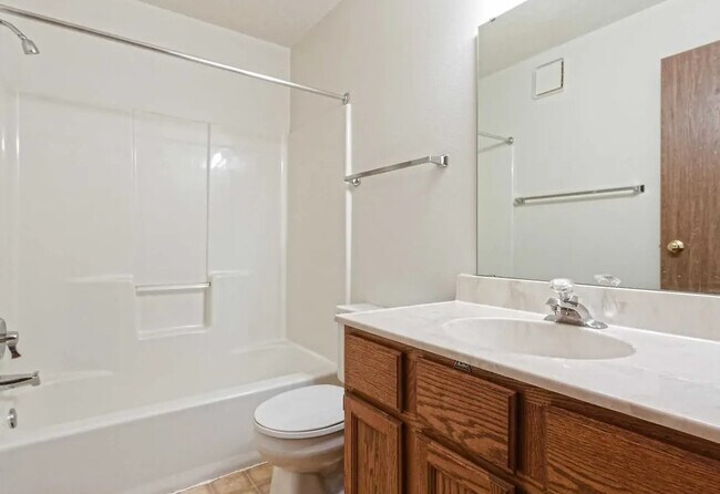 Eastmoor Apartments & Townhomes